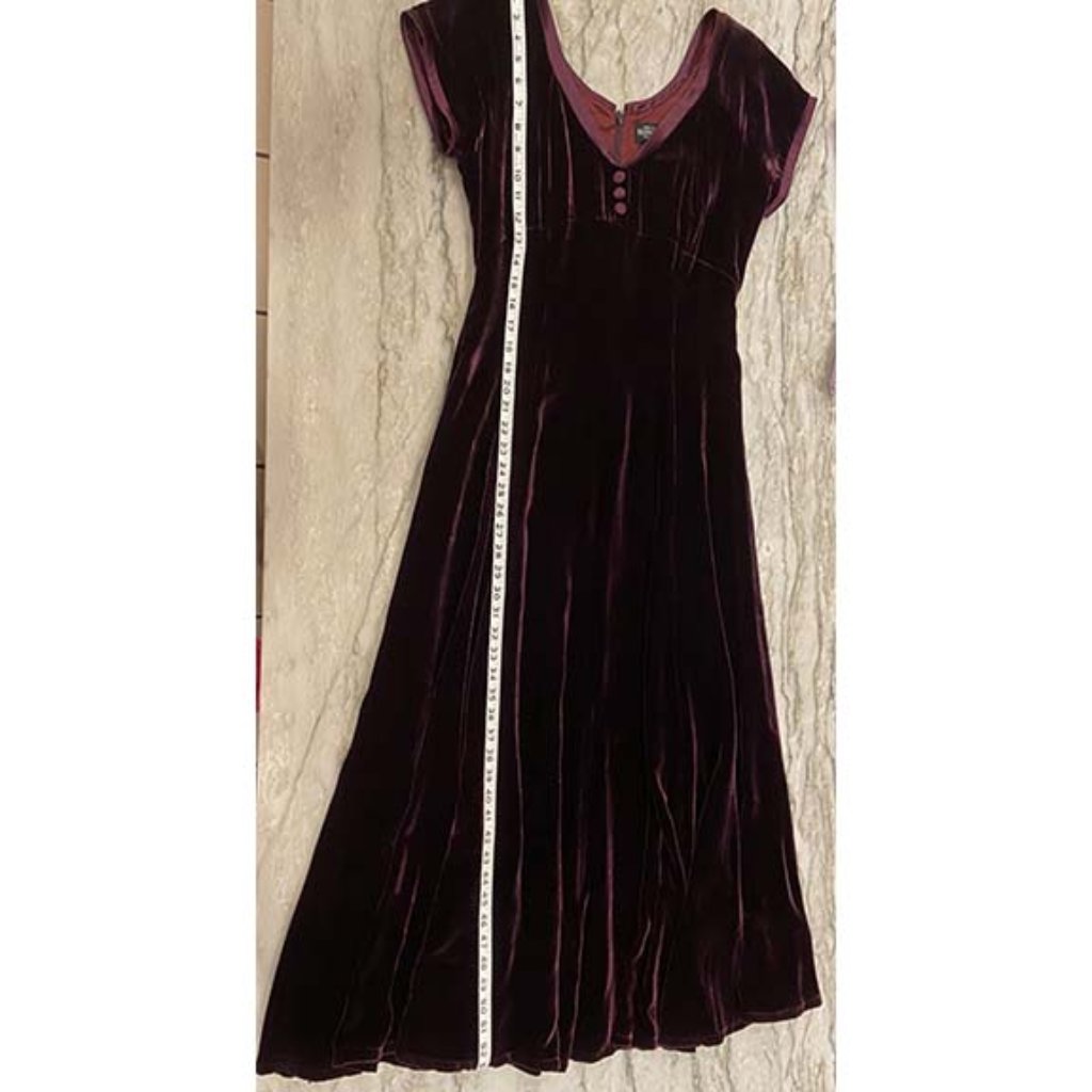 The J. Peterman Company: Plum (Purplish) Velvet Dress, Size 6, Vintage Look
